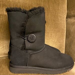 UGGs Black Boot size 9